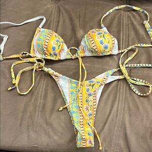 Never Worn Yellow Floral Bikini Set (S)